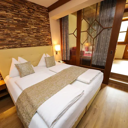 Hotell Kolmhof 4*